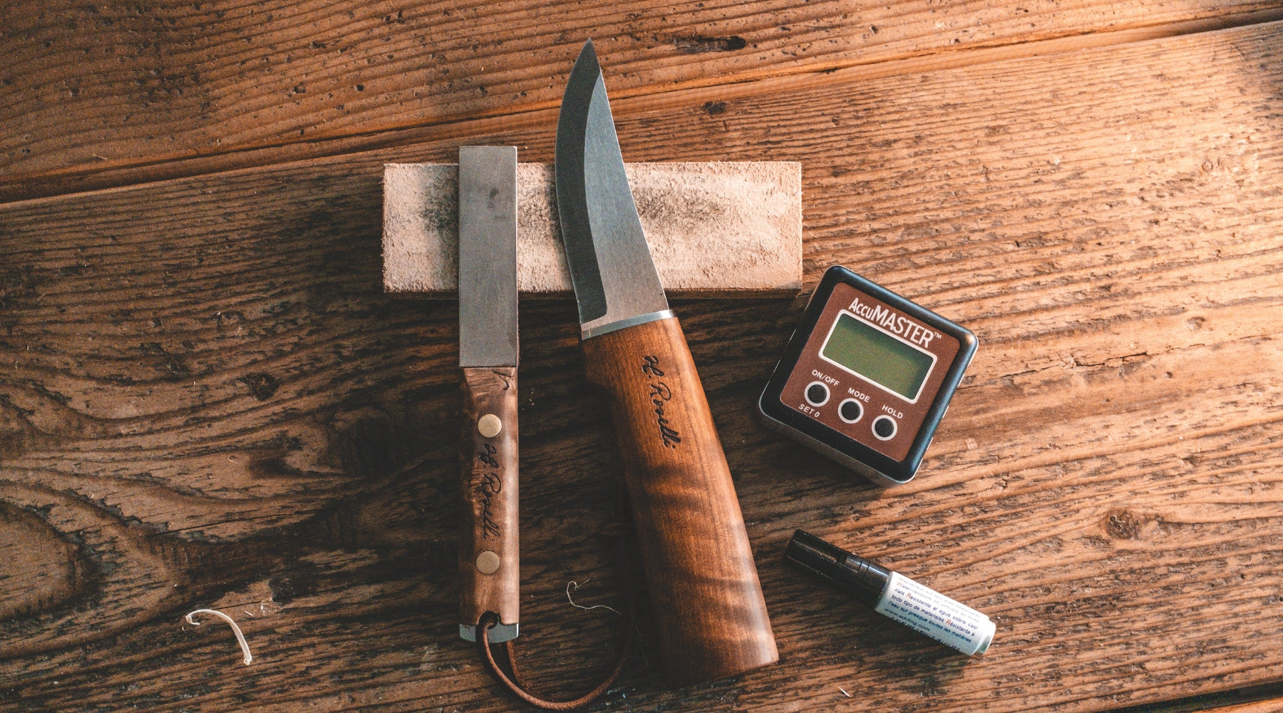 What sharpening angle should I use when sharpening my knife?